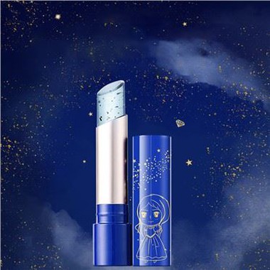 кристални балзам за усне који мења боју